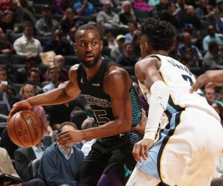 他的表现不 他的表现不